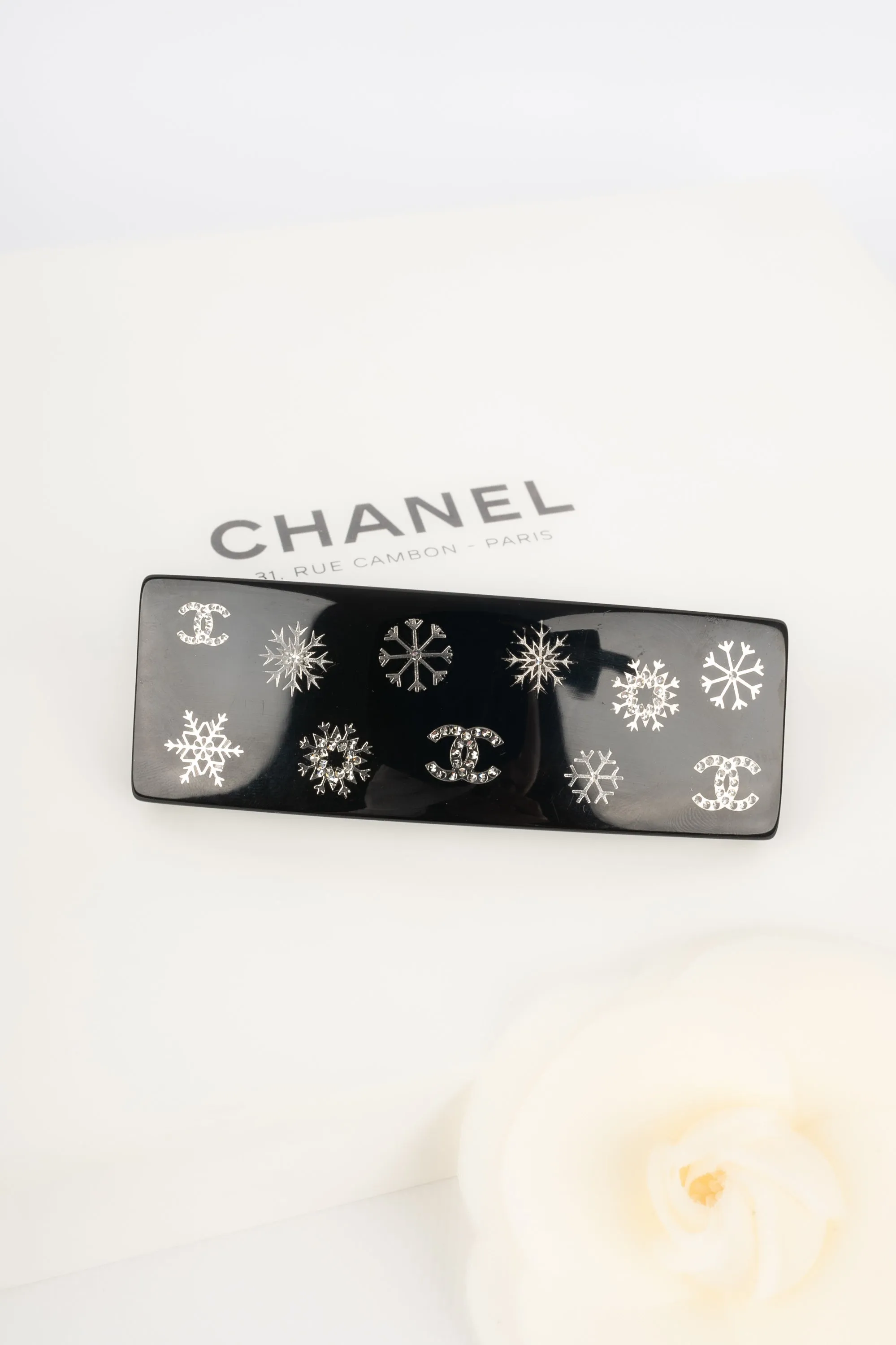 Accessoire de tête Chanel