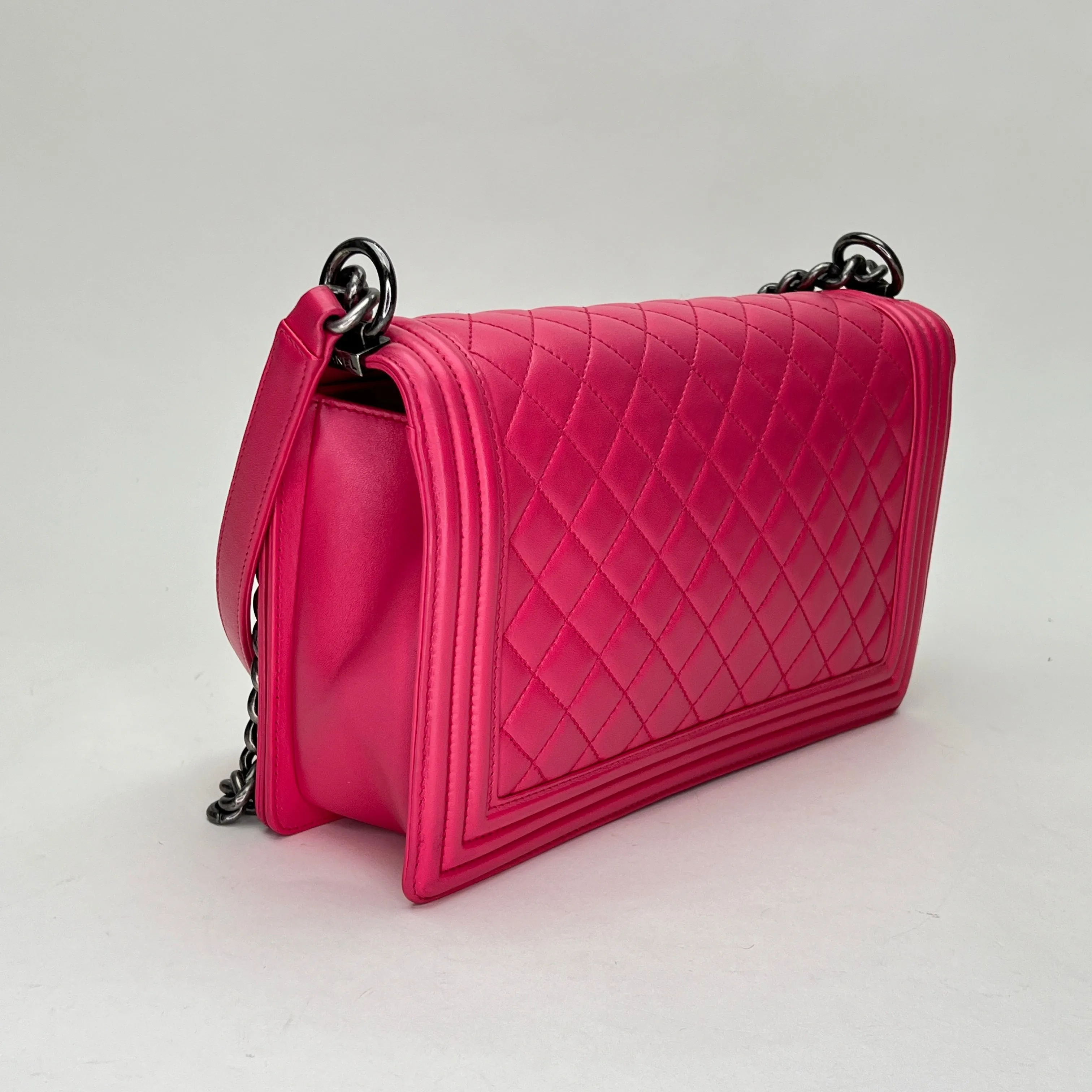 Boy Large Pink Shoulder Bag in Calfskin, Ruthenium hardware