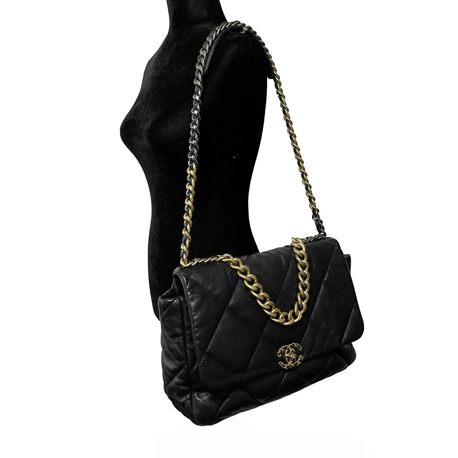 CHANEL 19 - CC Chain Maxi Black / Multi Metal Quilted Lambskin Flap Shoulder Bag