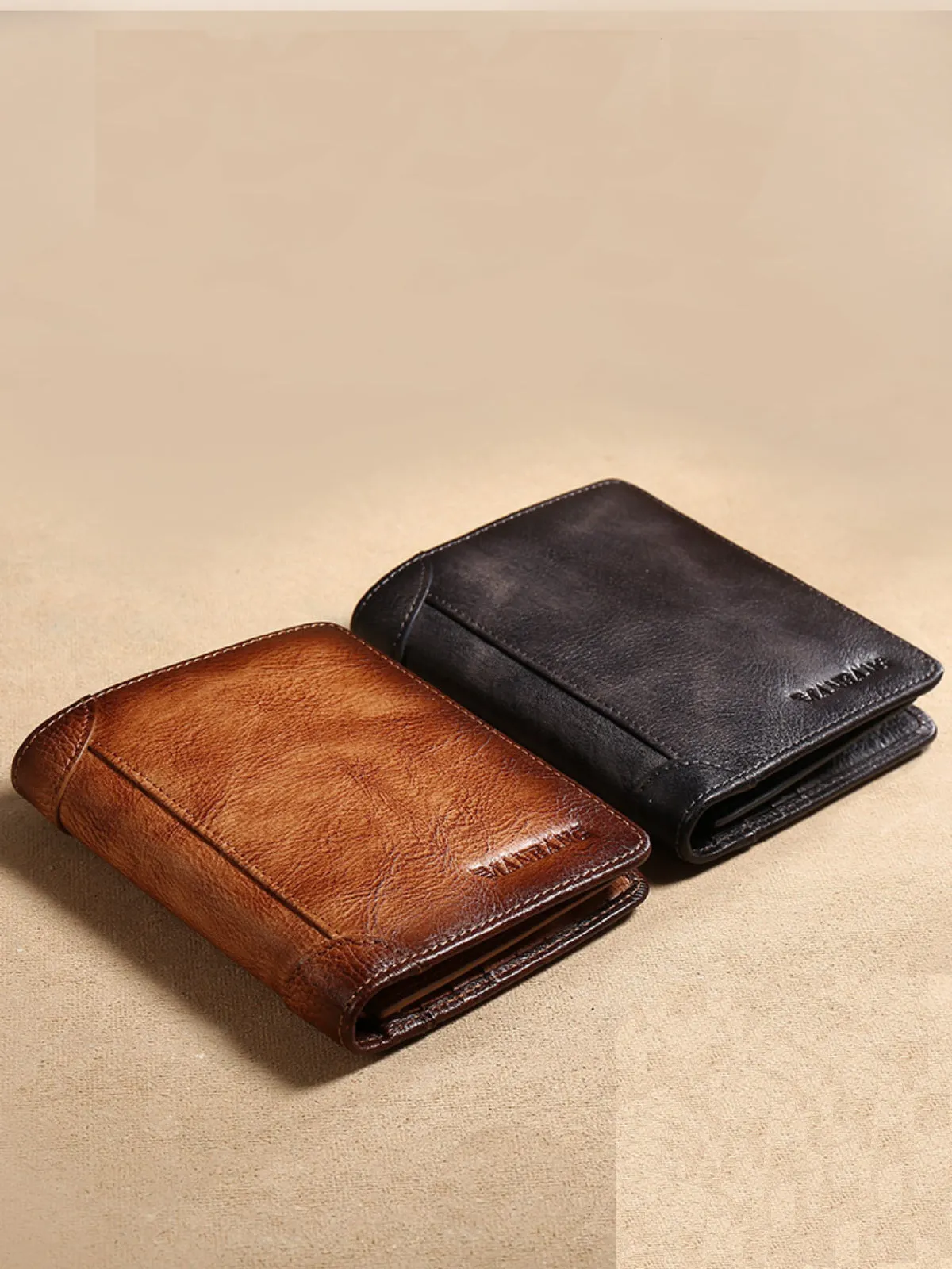 Vegetable-Tanned Leather Tri-Fold Short Wallet